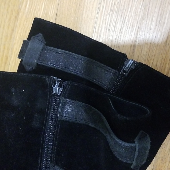 Boots - Picture 5 of 5